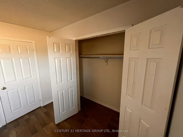 641 Walpole Cres #MAIN 2ND — Photo 10