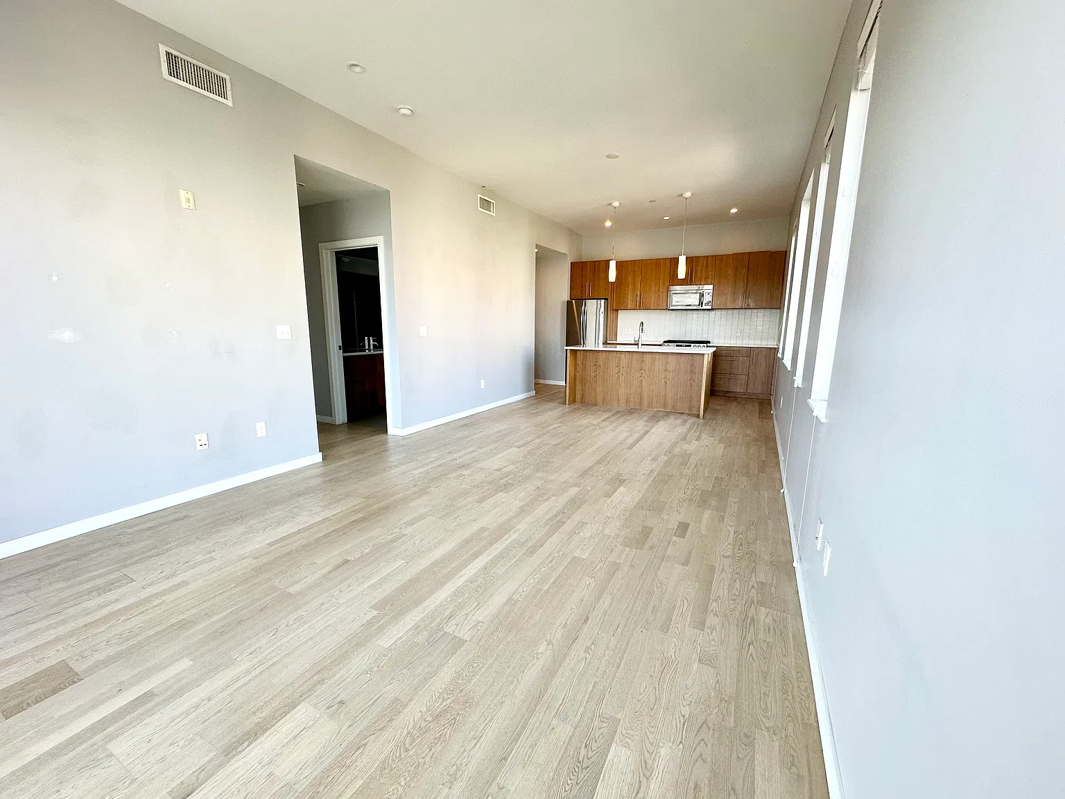 2752 N Clay St — Photo 2