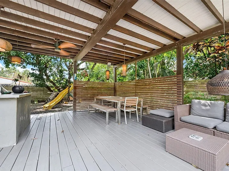 5800 SW 50th Ter #5800 — Photo 11