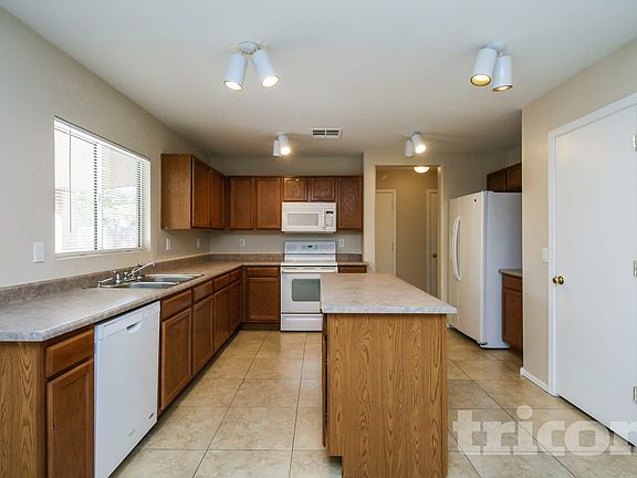 4th image of 3153 E Bagdad Rd