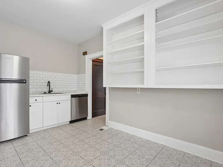 1151-1153 Wilson Ave #1153 — Photo 9