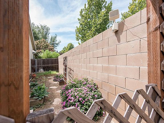 4th image of 8954 N Laureen Ave