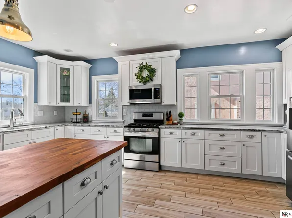 2627 Van Dorn St, Lincoln, NE 68502