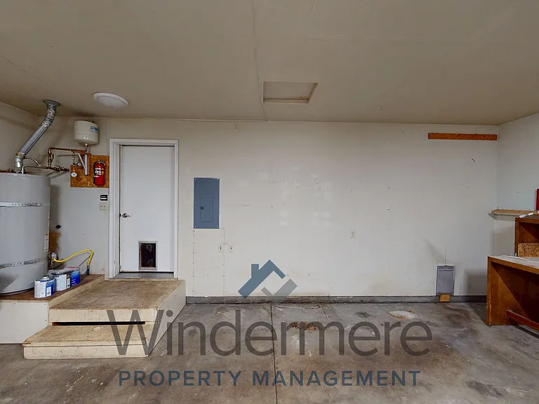 2040 Sunbar St — Photo 18