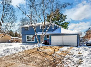 371 Cannon View Dr, Red Wing, MN 55066