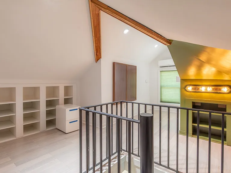 72 Flora Ave NE — Photo 32