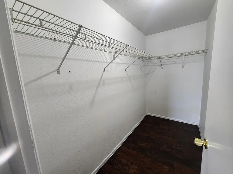 3985 Avanti Cir — Photo 17