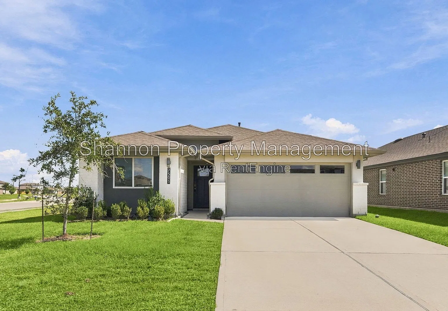 4 bed, 2.0 bath, 2388 sqft, $2,300 — Photo 1