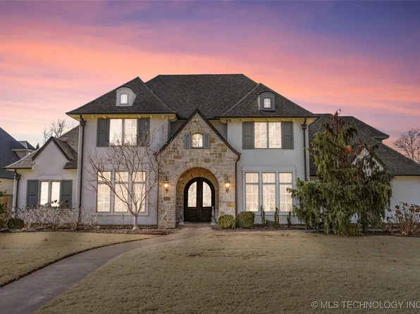4510 S Columbia Pl, Tulsa, OK 74105