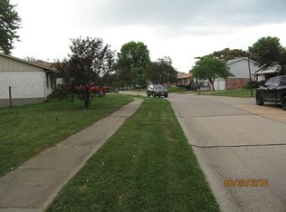 2214 White Ash Ct, Florissant, MO