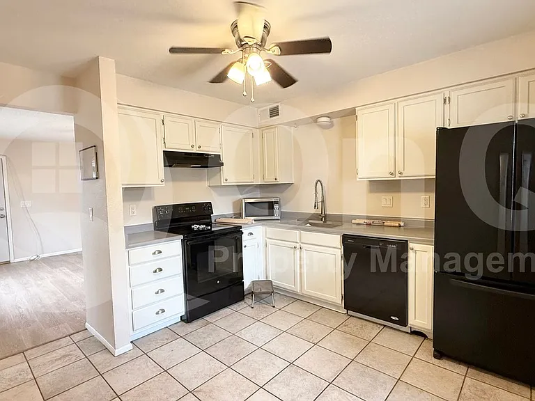 24 E 14th St #2 — Photo 4