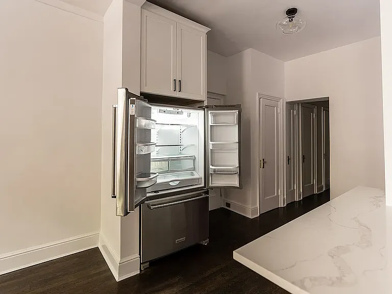 317 E 18th St #1C — Photo 10