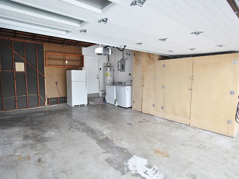 21126 Ashfield Ave — Photo 21
