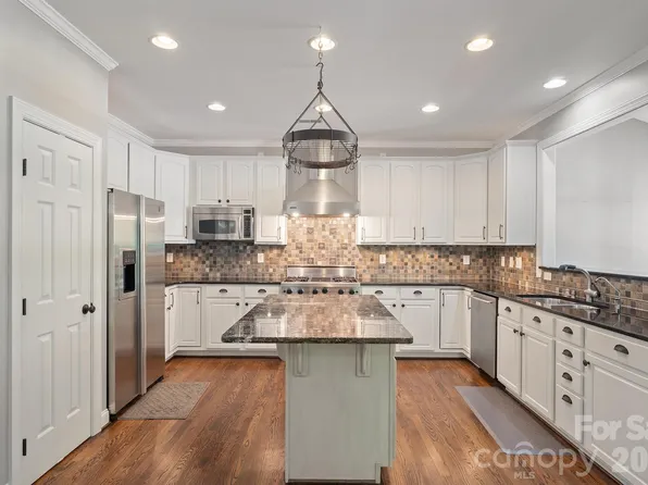 14509 Greenpoint Ln, Huntersville, NC 28078