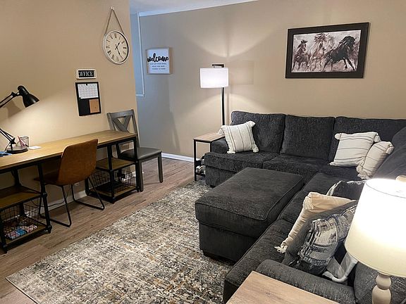 4th image of 2205 Barron Dr