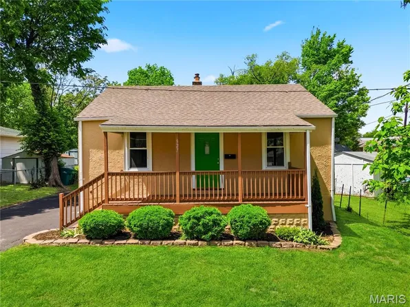 927 N Elm Ave, Saint Louis, MO 63119