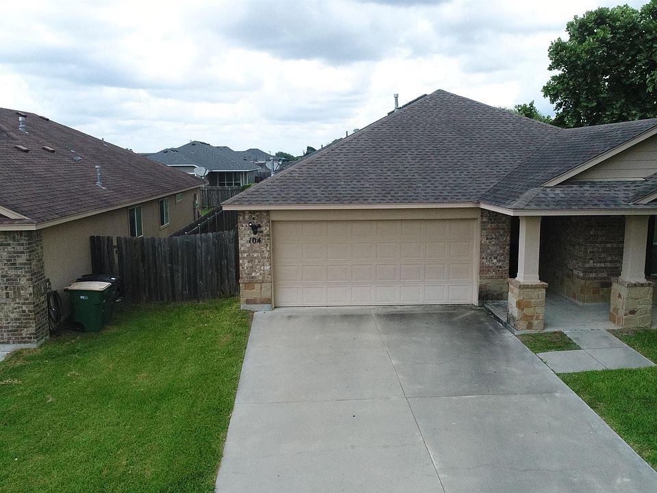 1st image of 104 Buckskin Trl