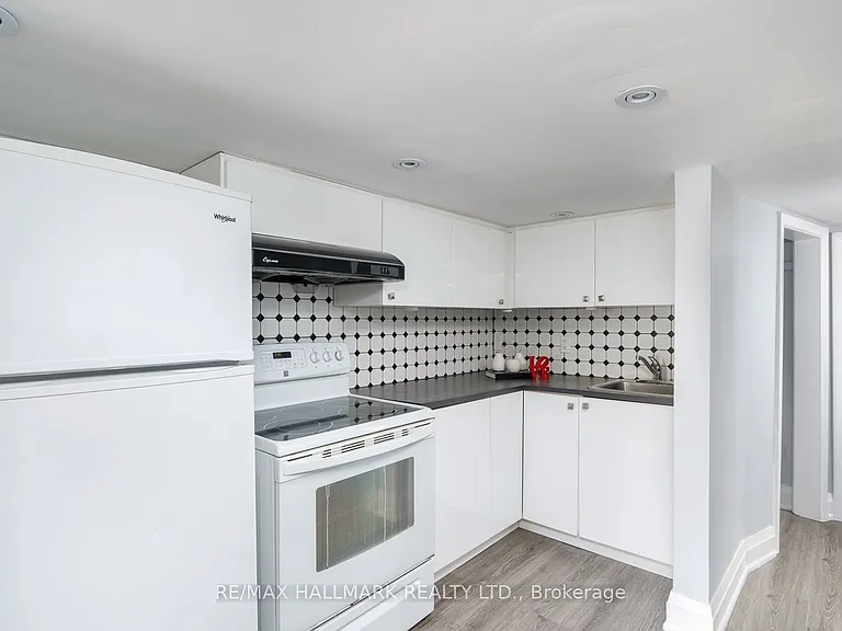 46 Miranda Ave #BASEMENT — Photo 4