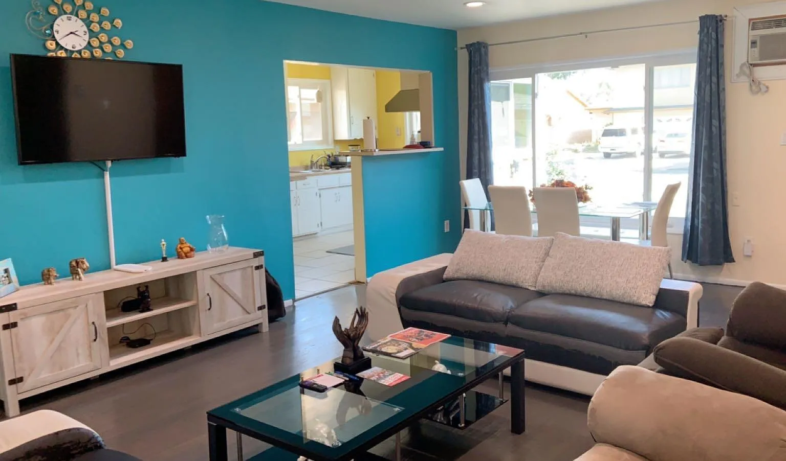 3 bed, 1252 sqft, $3,600 — Photo 3