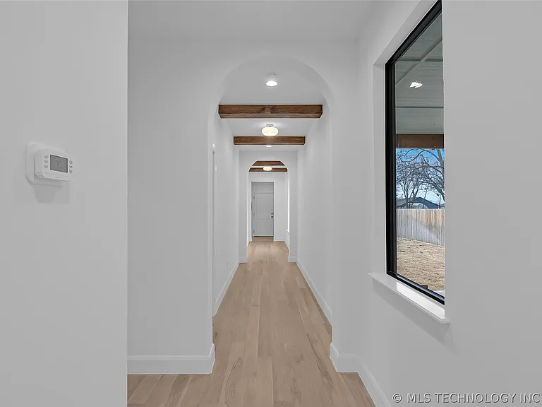 515 W El Paso St — Photo 38