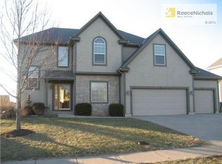 906 Birchwood Dr, Raymore, MO 64083