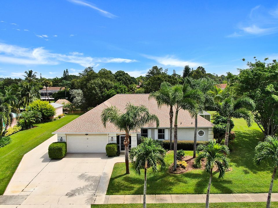 1st image of 567 NE Solida Circle