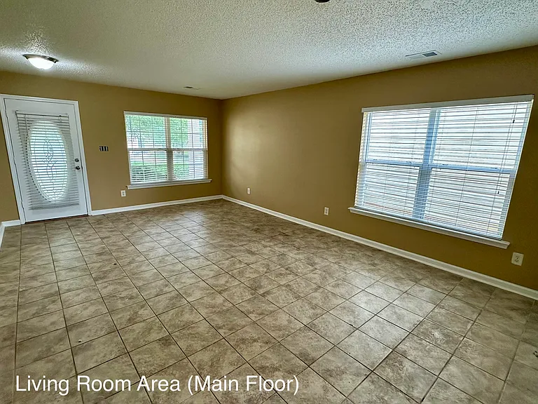 15313 Superior St — Photo 7