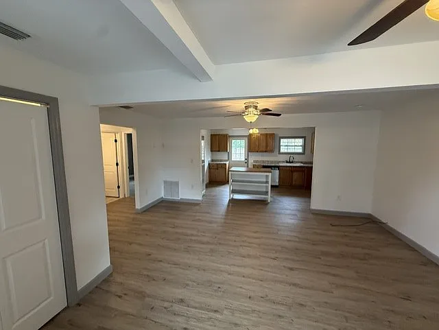 1360 Marshall Dr — Photo 10