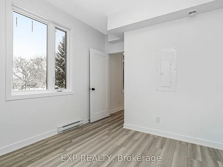 1373 Louis Ln #B — Photo 13