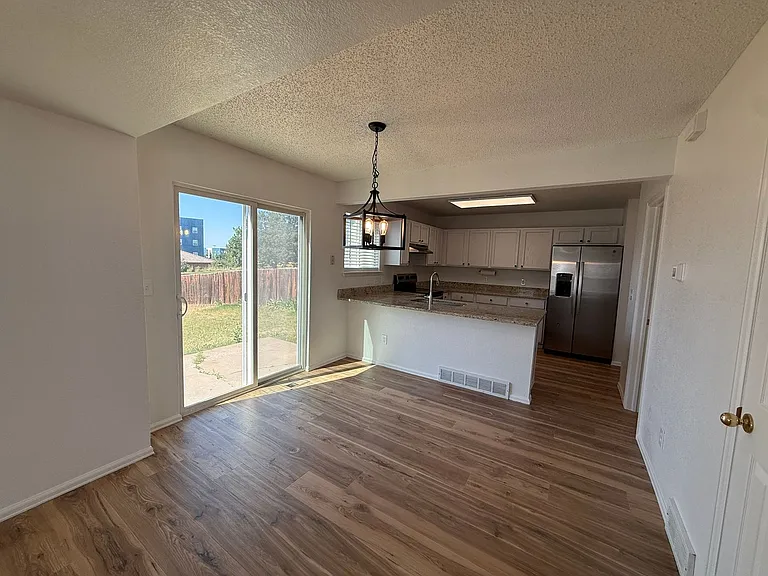 4810 Ardley Dr — Photo 12