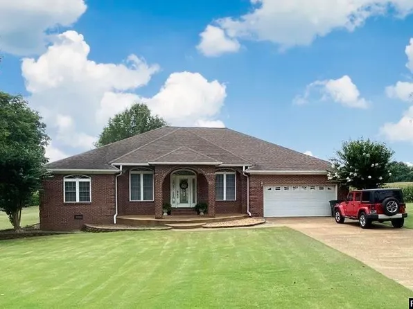 2555 Bradford Pear Ln, Union City, TN 38261