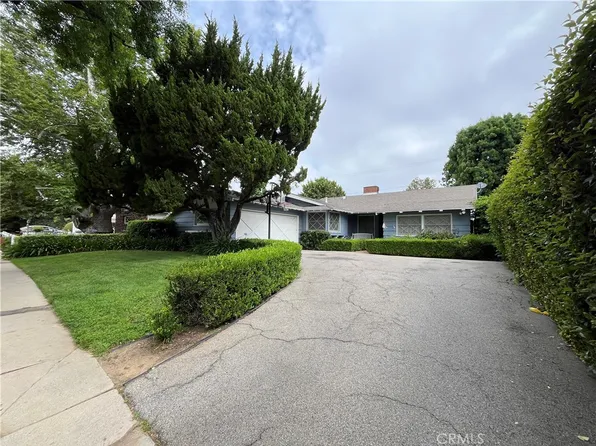 22607 Collins St, Woodland Hills, CA 91367