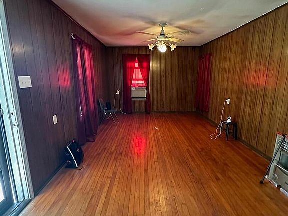 3rd image of 322 CRAVENS AVE