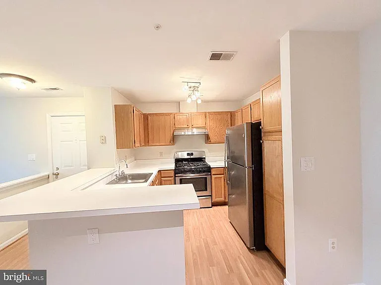3109 River Bend Ct #D202 — Photo 6