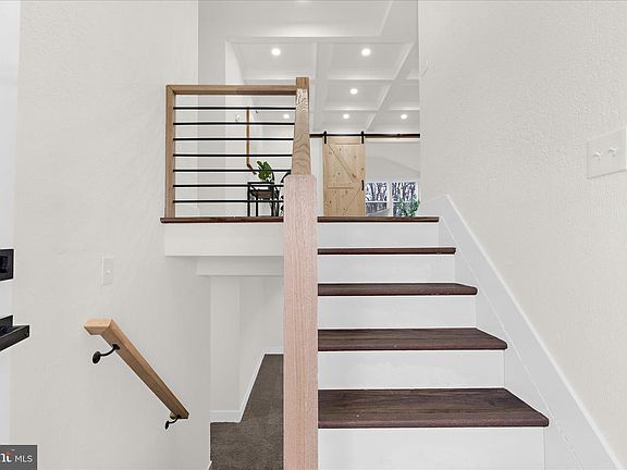 3rd image of 8209 Old Hagerstown Rd