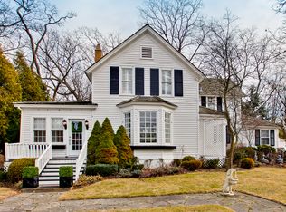 777 N Green Bay Rd, Lake Forest, IL 60045