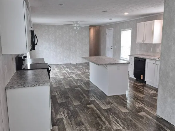 1708 W 4th Ave, Coal Valley, IL 61240