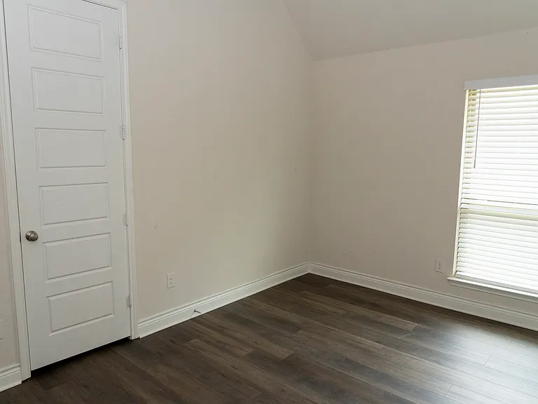 Guest bedroom 2
