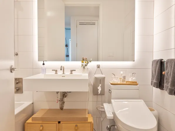 98 Front Street image 8 of 10