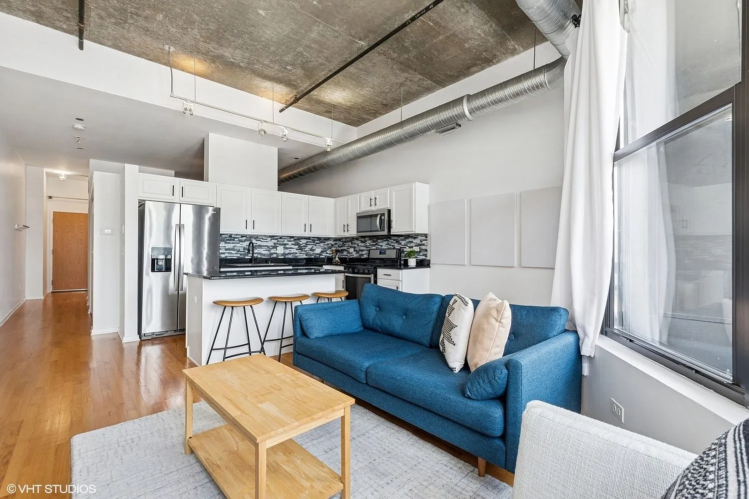 849 N Franklin St — Photo 4