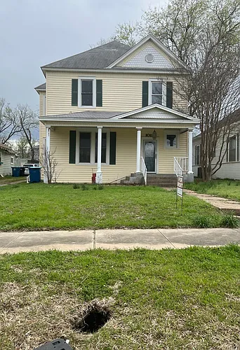 1018 W Sears St Photo 1
