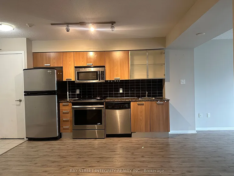 37 Grosvenor St #1110 — Photo 13