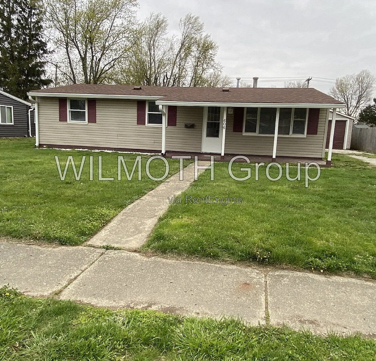 4 bed, 1.0 bath, 1000 sqft, $1,595 — Photo 1