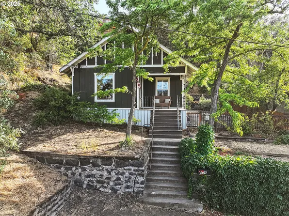 608 E 4th St, The Dalles, OR 97058