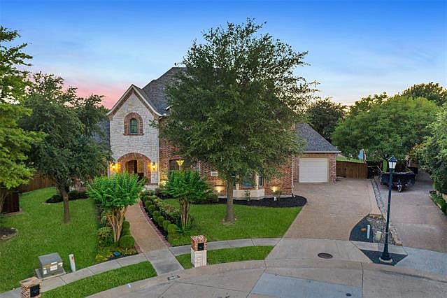 1st image of 7305 Hampstead Ct