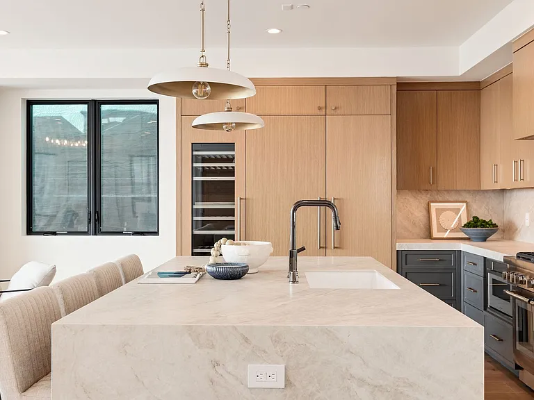 212 Manhattan Ave — Photo 10