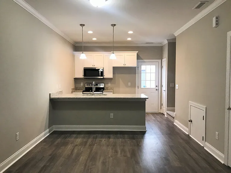 3939 Newhall Dr NW — Photo 4