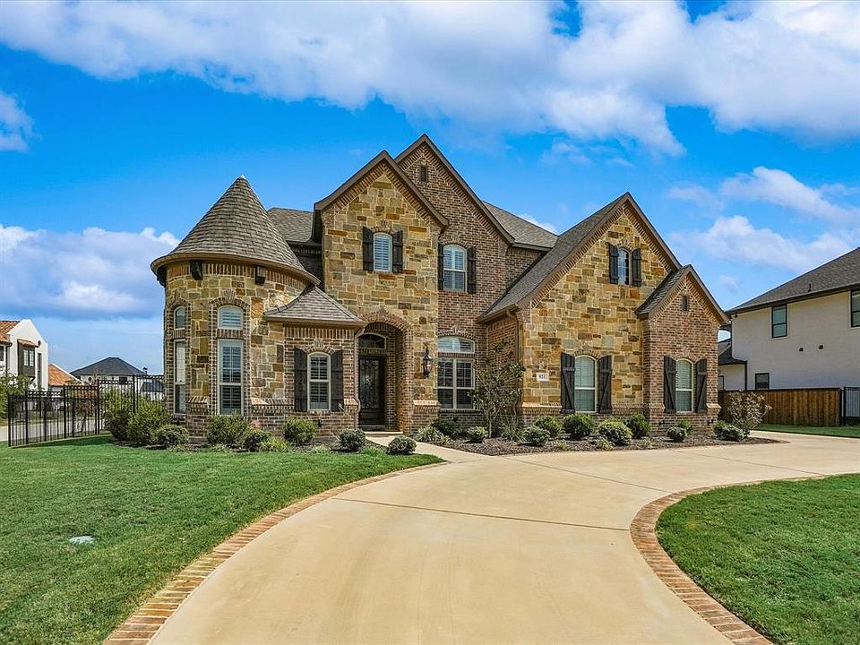 1st image of 921 Rhone Ln