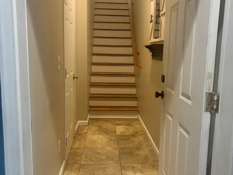 4209 SW 3rd St — Photo 2
