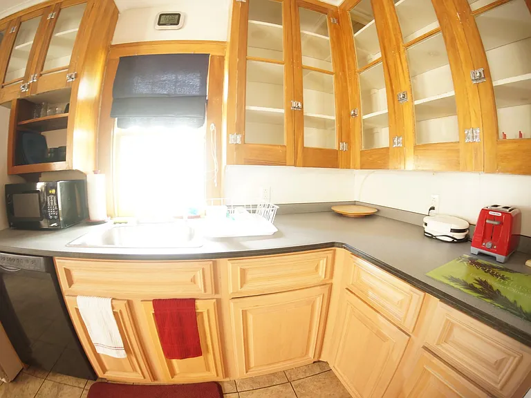 121 Crittenden Blvd — Photo 6